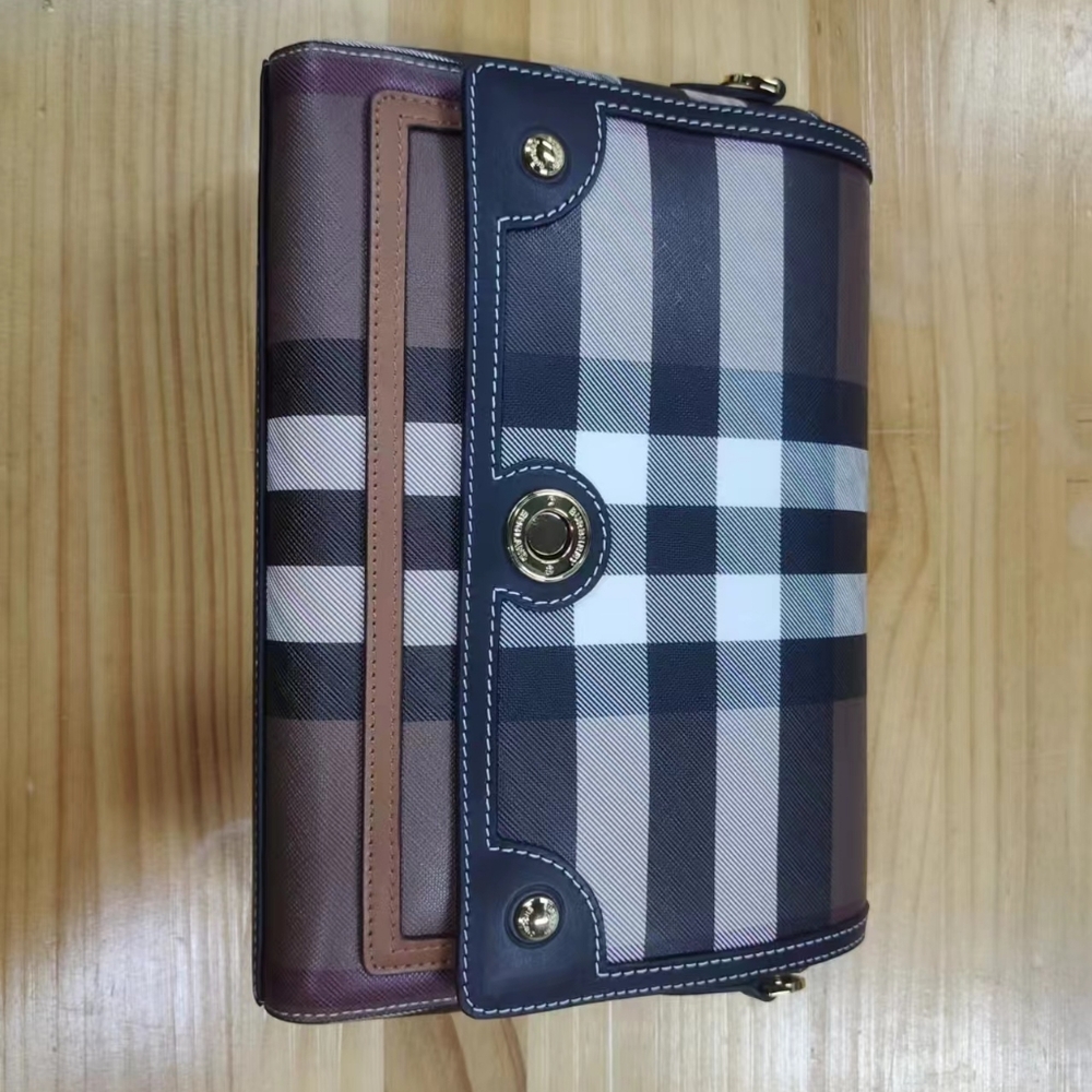 Burberry Note Messenger Bag Women